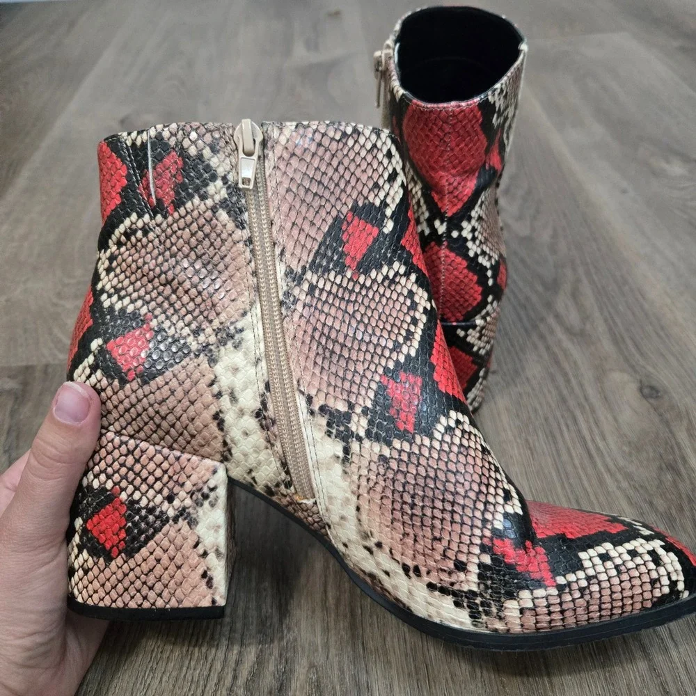 Snakeskin Ankle Boots Red Tan Beige Pattern Block Heel Zip Closure 9.5 Swifty